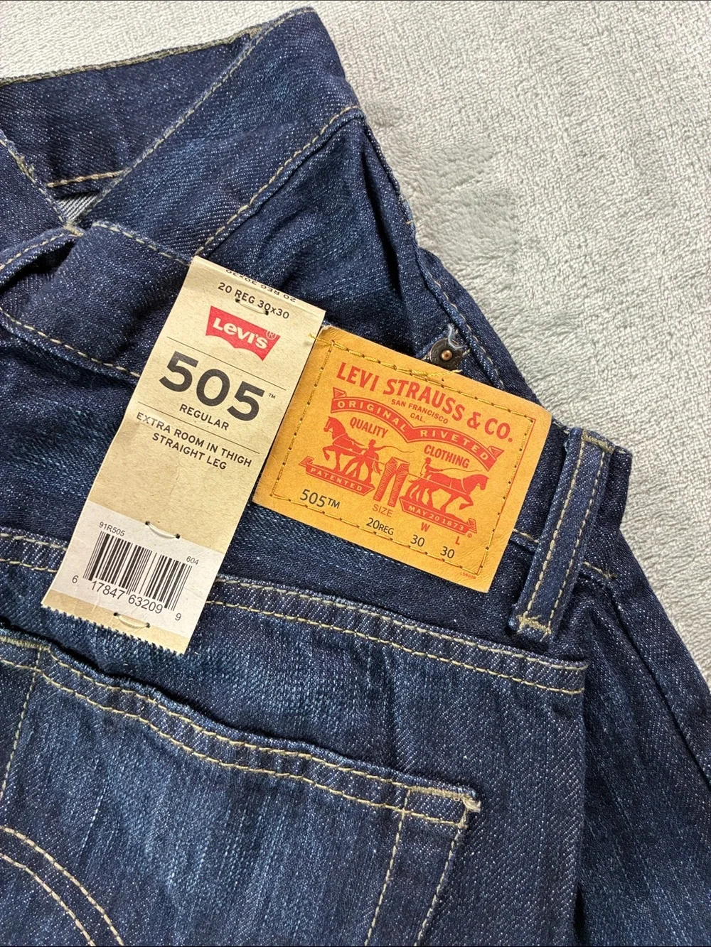 Levi’s 505 Regular Men’s Jeans 30x30 Dark Wash Straight Leg NWT